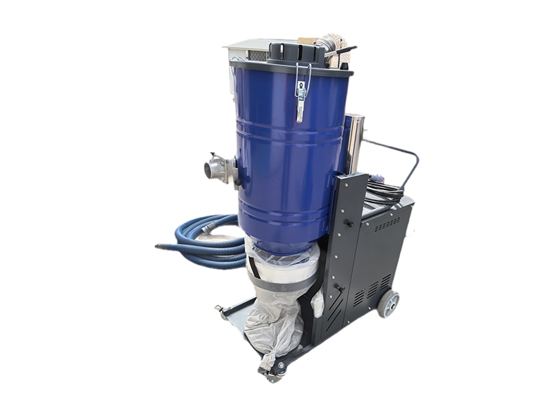 Three-phase industrial vacuum cleaner